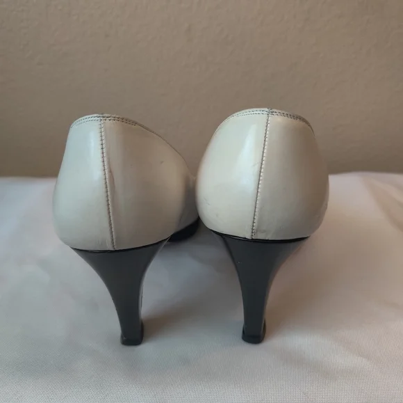 Salvatore Ferragamo White with Black trim - Picture 2 of 4